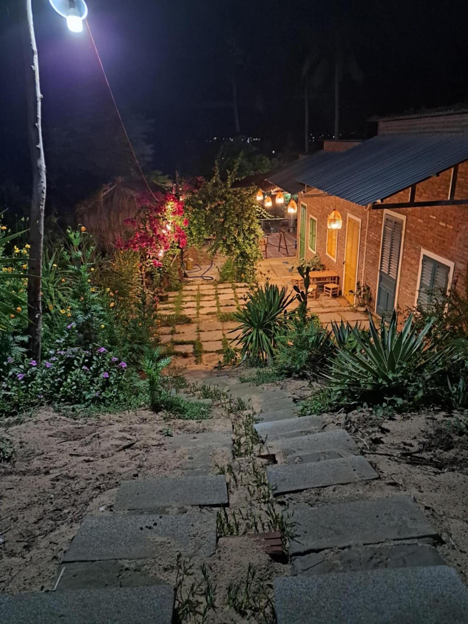 Homestay Dat Phu Туихоа Экстерьер фото