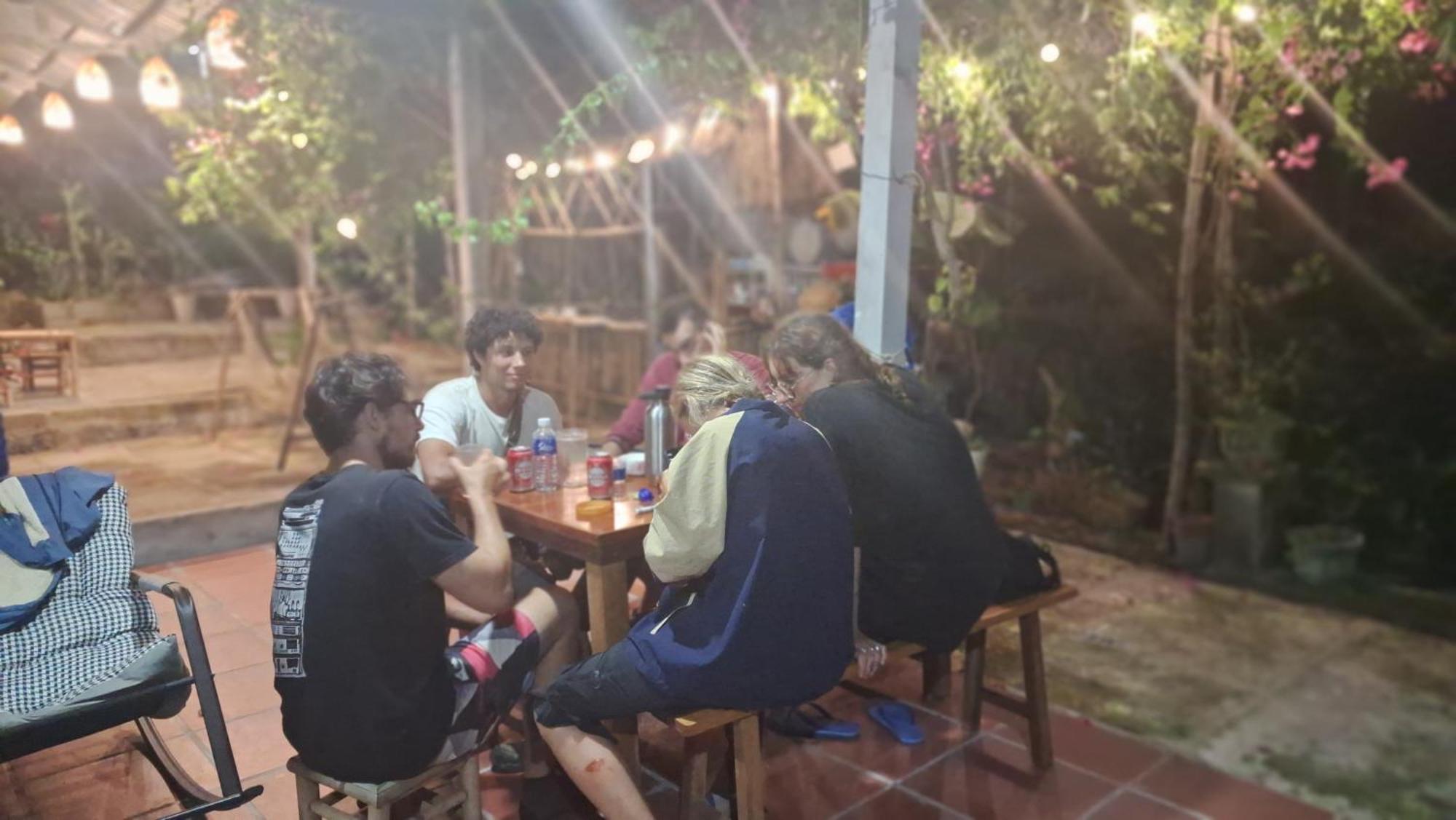 Homestay Dat Phu Туихоа Экстерьер фото